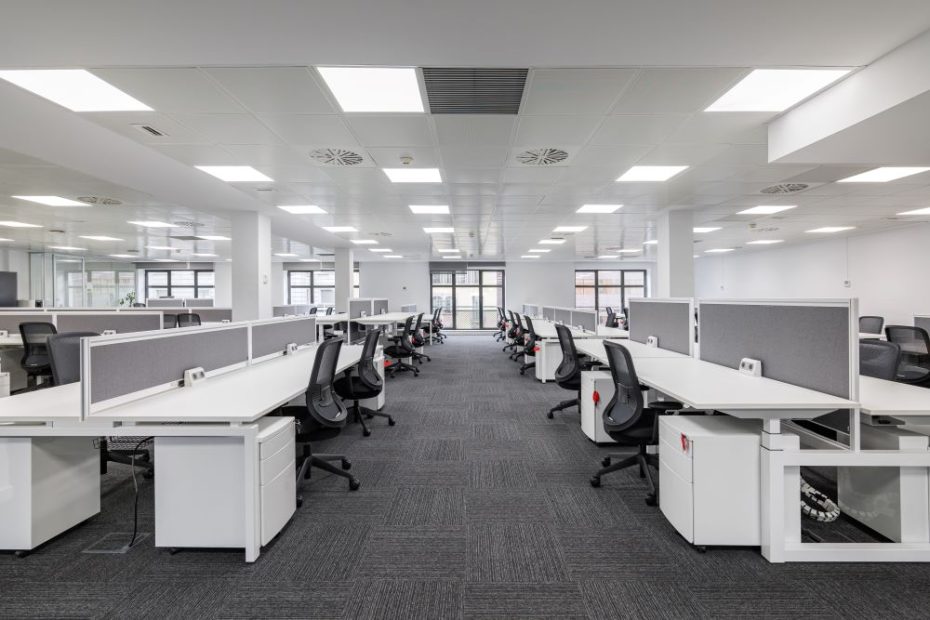 4 Key HR Takeaways from the Office Vacancy Crisis | VertiSource HR